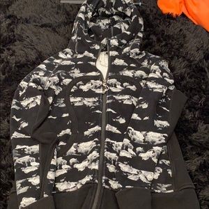 Lululemon athletic Scuba hoodie!